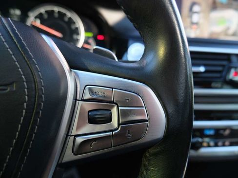 Used 2018 BMW 750i image 45