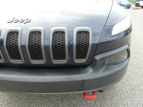 Used 2014 Jeep Cherokee Trailhawk AWD/4WD image 3