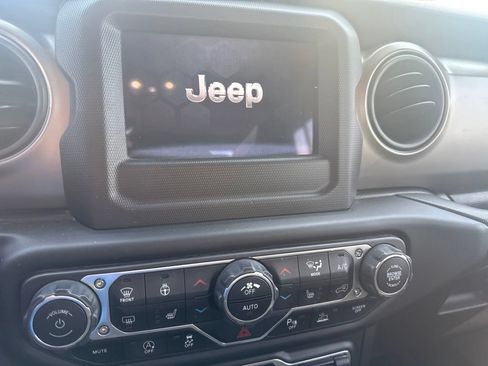 Used 2020 Jeep Gladiator Sport w/ Quick Order Package 24S AWD/4WD image 8