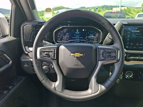 Used 2023 Chevrolet Silverado 1500 LT AWD/4WD image 19