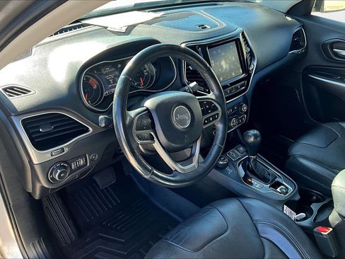 Used 2019 Jeep Cherokee Limited w/ Luxury Group image 20