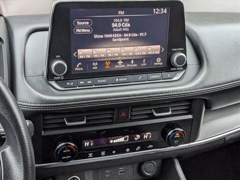 Used 2023 Nissan Rogue SV image 14