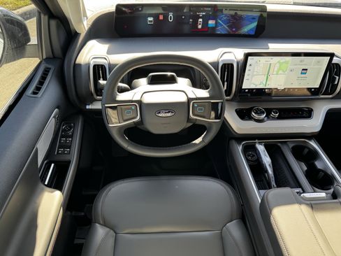 New 2025 Ford Expedition Max Active image 14