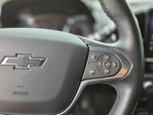 Used 2023 Chevrolet Traverse RS FWD image 20