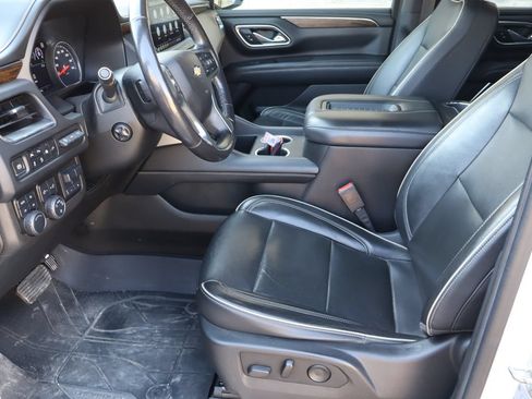 Used 2021 Chevrolet Tahoe Premier w/ Premium Package AWD/4WD image 17