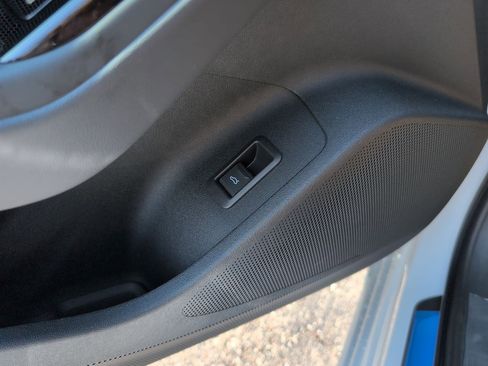 New 2025 Audi A6 e-tron Premium Plus image 10