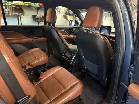 Used 2023 Lincoln Aviator Reserve w/ Equipment Group 201A AWD/4WD image 29