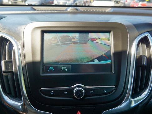 Used 2018 Chevrolet Equinox LT FWD image 22