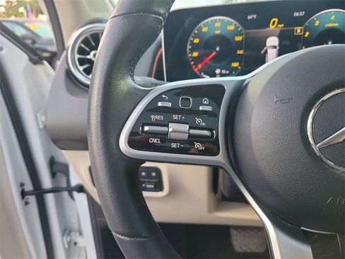 Used 2021 Mercedes-Benz GLB 250 image 20