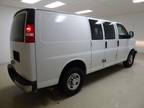 Used 2021 Chevrolet Express 2500 w/ Driver Convenience Package image 6