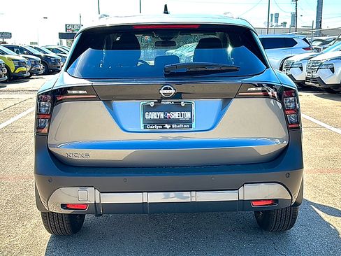 New 2026 Nissan Kicks SV w/ SV Premium Package image 7