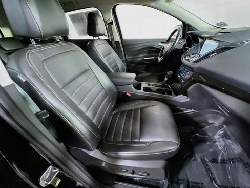 Used 2017 Ford Escape Titanium image 28