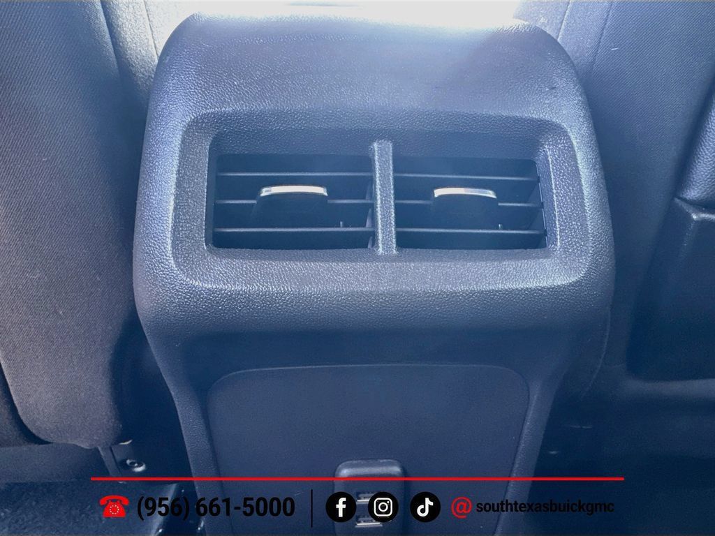 Used 2024 GMC Terrain SLE w/ Driver Convenience Package FWD image 23