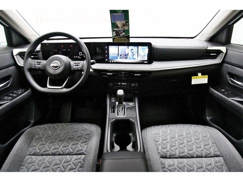 New 2026 Nissan Kicks SV w/ SV Premium Package image 7