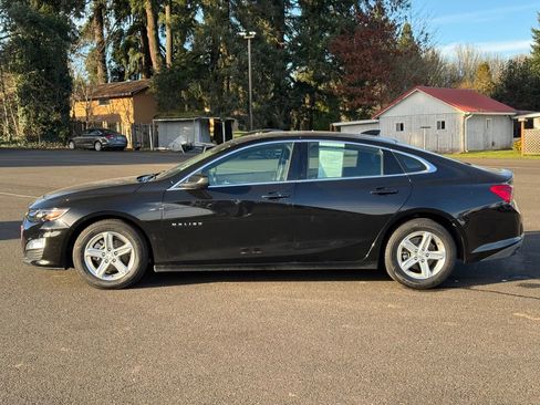 Used 2023 Chevrolet Malibu LT FWD image 3