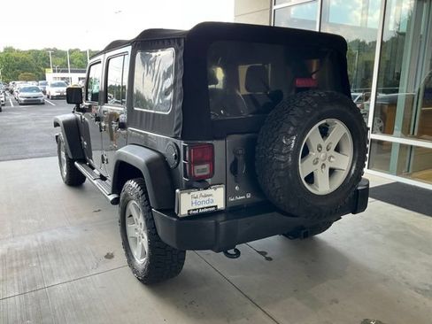 Used 2018 Jeep Wrangler Unlimited Sport S AWD/4WD image 18