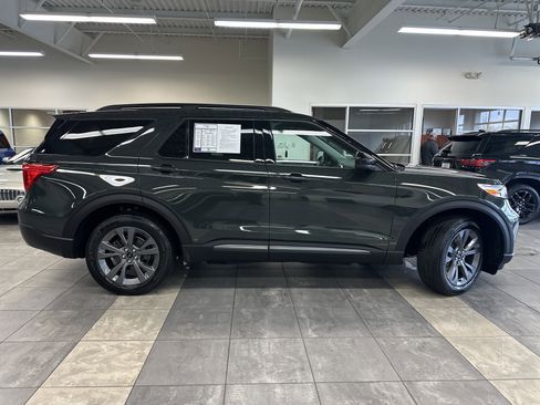 Used 2023 Ford Explorer XLT w/ Equipment Group 202A image 14