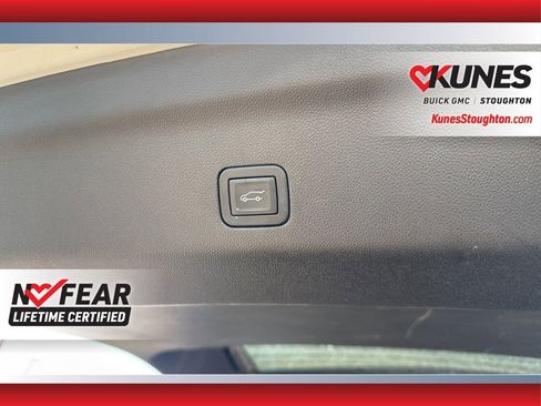 Used 2025 GMC Yukon XL AT4 Ultimate image 44