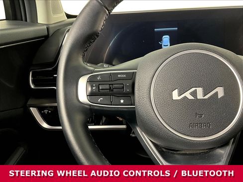 Used 2025 Kia Sportage EX FWD image 11