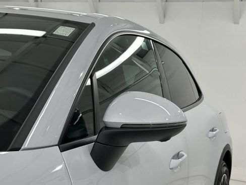 Certified 2025 Porsche Macan Electric image 19