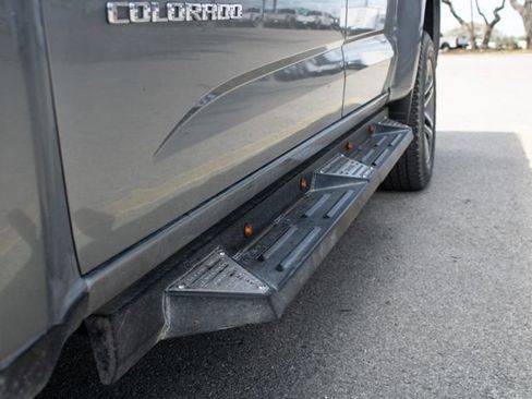 Used 2022 Chevrolet Colorado W/T w/ Custom Special Edition RWD image 8