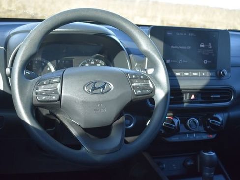 Used 2022 Hyundai Kona SEL image 18