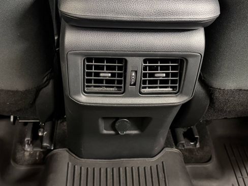 Used 2023 Toyota RAV4 LE AWD/4WD image 27