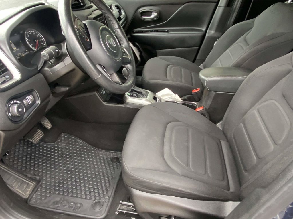 Certified 2022 Jeep Renegade Latitude w/ Convenience Group AWD/4WD image 17