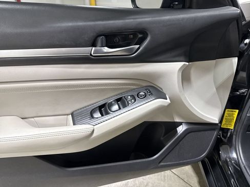 Used 2019 Nissan Altima 2.5 SV FWD image 21