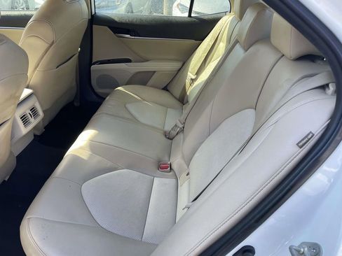 Used 2020 Toyota Camry XLE image 23