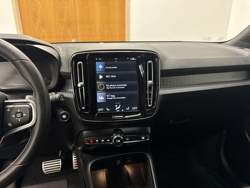 Used 2019 Volvo XC40 T5 R-Design AWD/4WD image 11