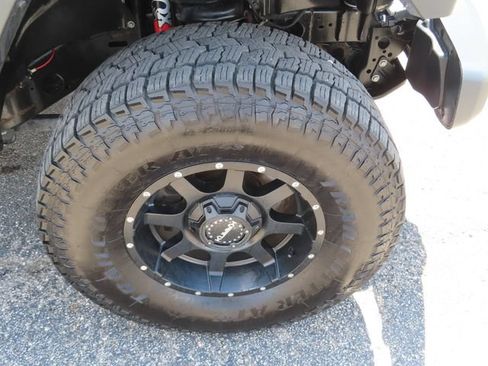 Used 2020 Jeep Gladiator Rubicon w/ Dual Top Group AWD/4WD image 14