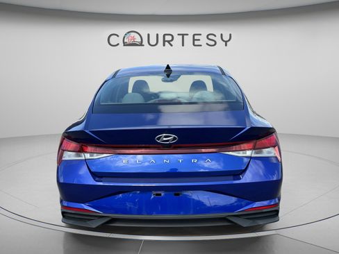 Used 2023 Hyundai Elantra SEL w/ Convenience Package image 6