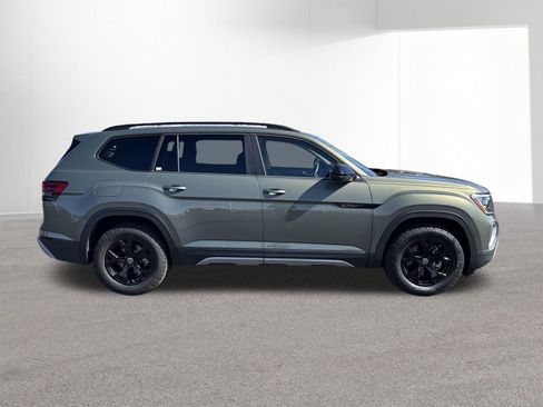 Used 2024 Volkswagen Atlas Peak Edition SEL AWD/4WD image 10