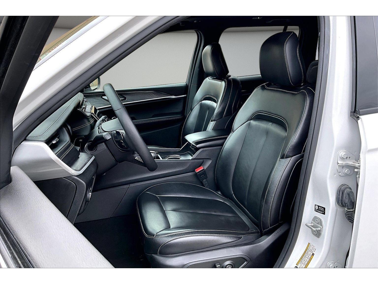Certified 2024 Jeep Grand Cherokee Limited 4xe AWD/4WD image 34