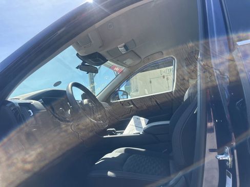Used 2022 Nissan Pathfinder S AWD/4WD image 8