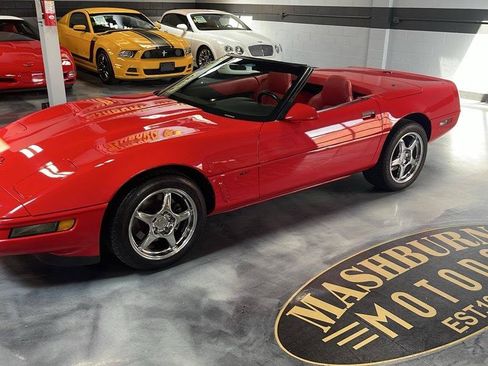 Used 1996 Chevrolet Corvette Convertible RWD image 24