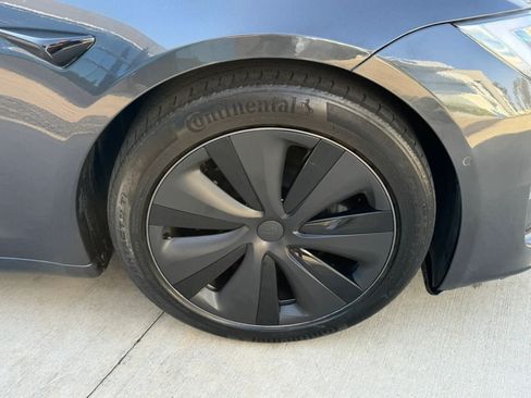 Used 2022 Tesla Model S AWD/4WD image 33