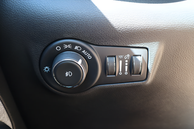 Used 2024 Jeep Compass Latitude AWD/4WD image 20
