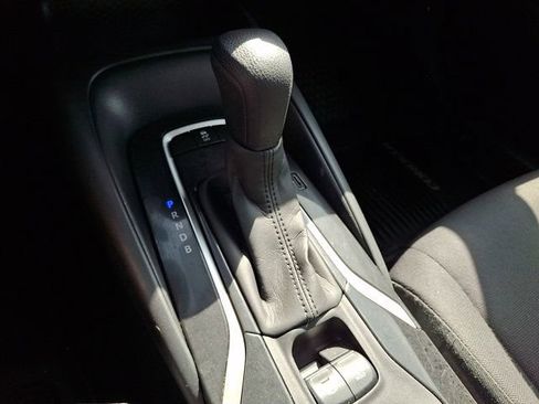 Used 2020 Toyota Corolla LE FWD image 18
