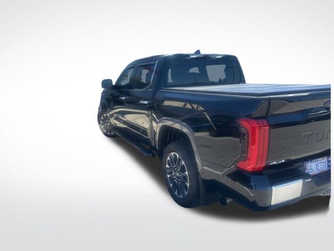 Used 2025 Toyota Tundra Limited AWD/4WD image 5