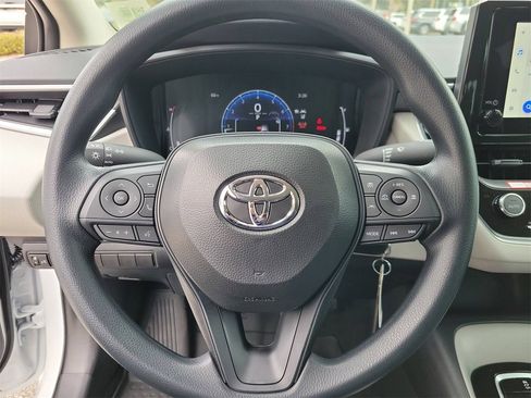 Used 2026 Toyota Corolla LE FWD image 17