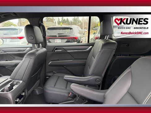 Used 2024 GMC Acadia Elevation image 32