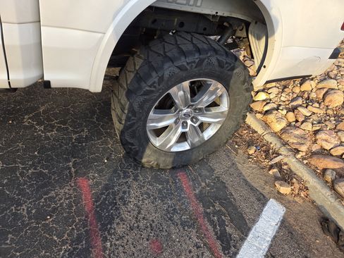 Used 2016 Ford F150 Platinum w/ Equipment Group 701A Luxury image 10