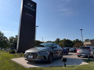 Used 2017 Hyundai Elantra SE FWD video 1
