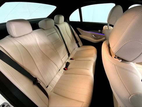 Used 2022 Mercedes-Benz E 450 4MATIC Sedan image 19