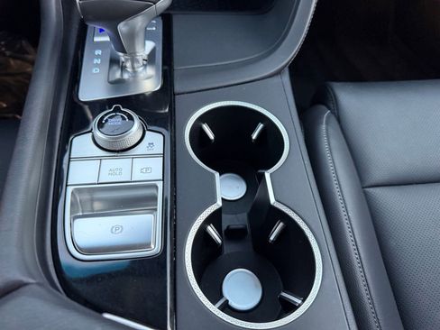 Used 2025 Genesis G70 2.5T image 42