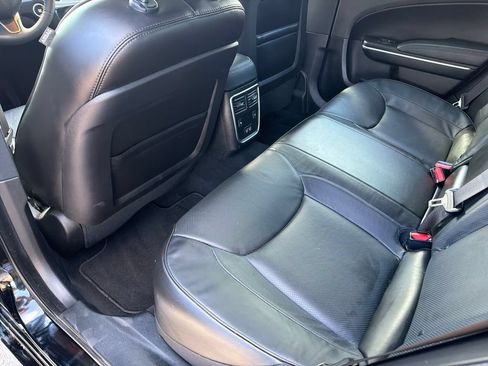 Used 2023 Chrysler 300 Touring L w/ Comfort Group RWD image 35