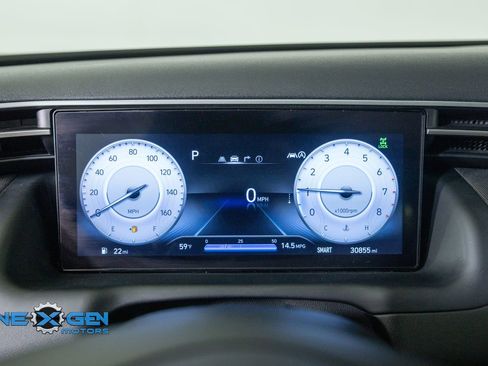 Used 2022 Hyundai Tucson Limited AWD/4WD image 16