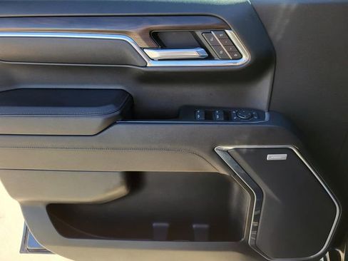 Used 2023 GMC Sierra 1500 SLT image 16
